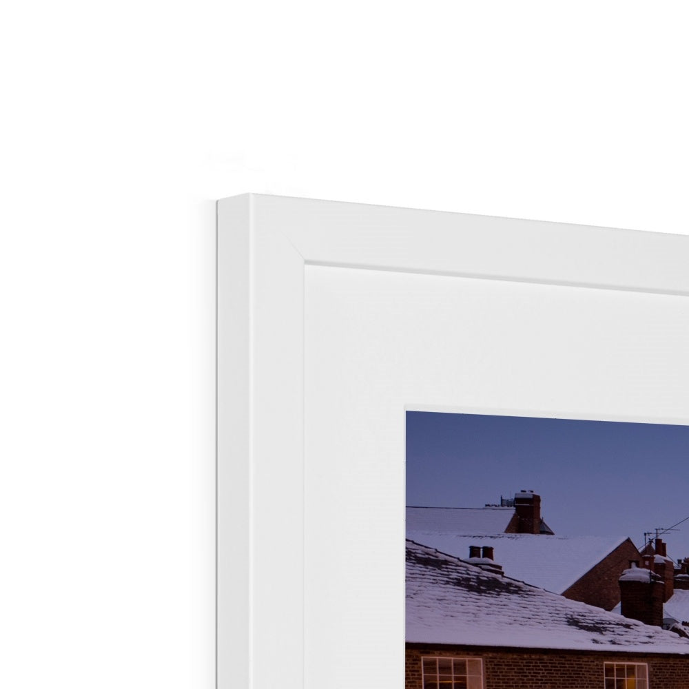 The Kings Arms pub and River Ouse in the snow at dusk, York, UK. Framed & Mounted Print