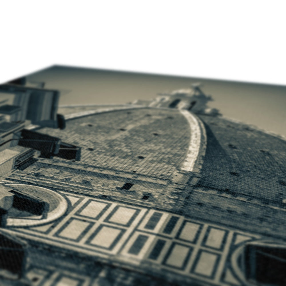 Florence Cathedral ( Duomo ) with dome designed by Filippo Brunelleschi. Italy. Canvas