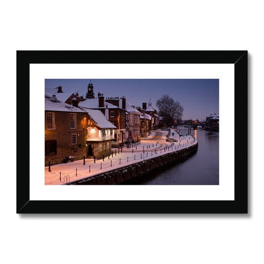 The Kings Arms pub and River Ouse in the snow at dusk, York, UK. Framed & Mounted Print