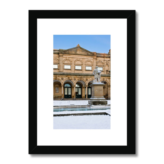 York Art Gallery with William Etty statue in front in the snow. York, North Yorkshire, UK Framed & Mounted Print
